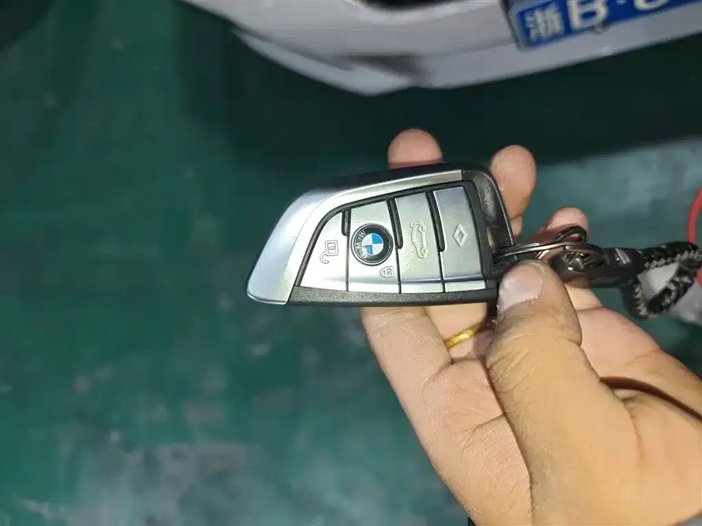 BMW 5 Series 2022 из CN, фото 9