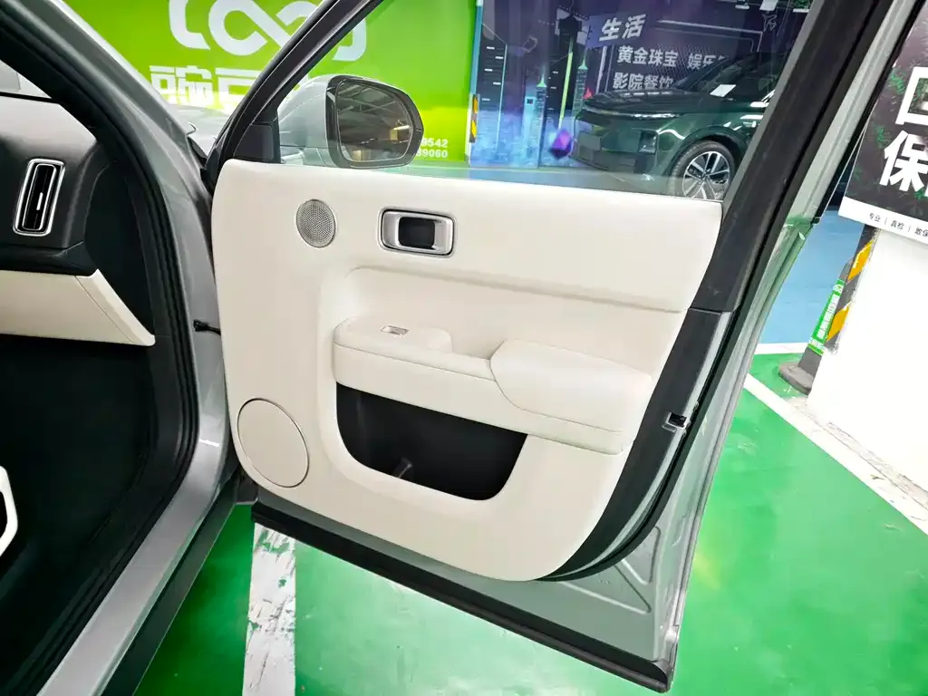 Li Auto L8 2024 из CN, фото 8