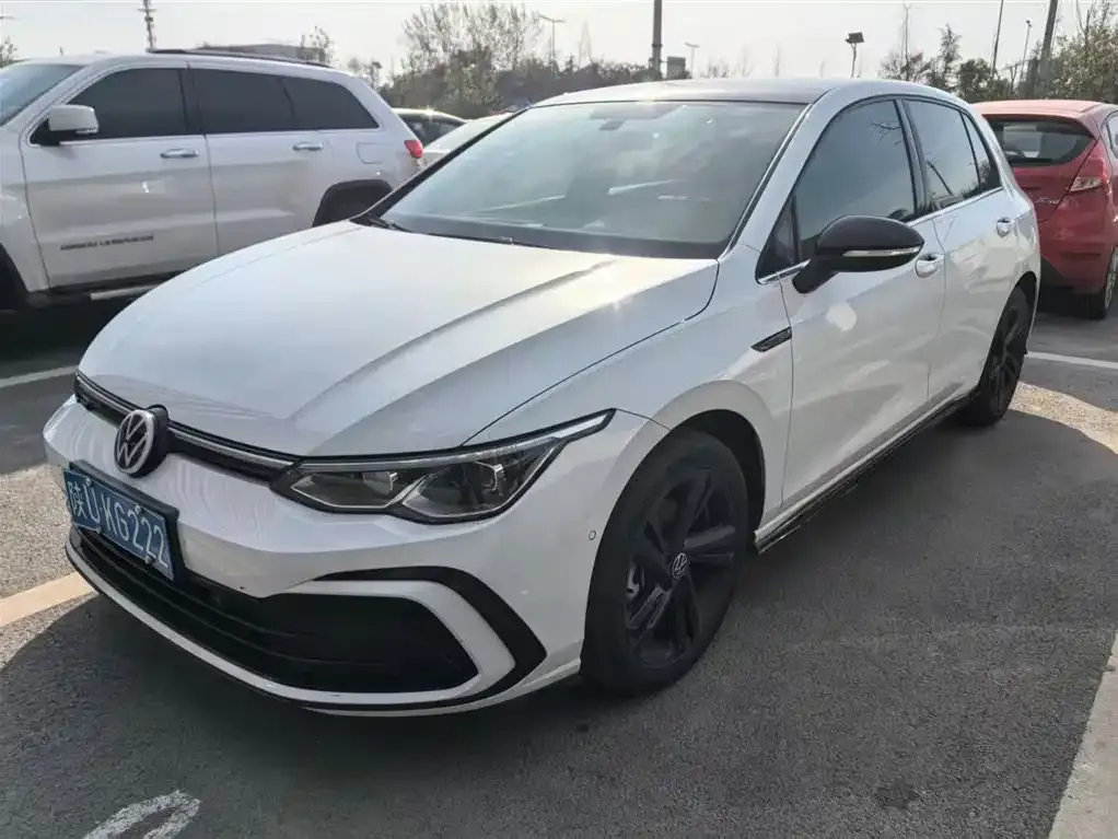 Volkswagen Golf 2023 из CN, фото 1