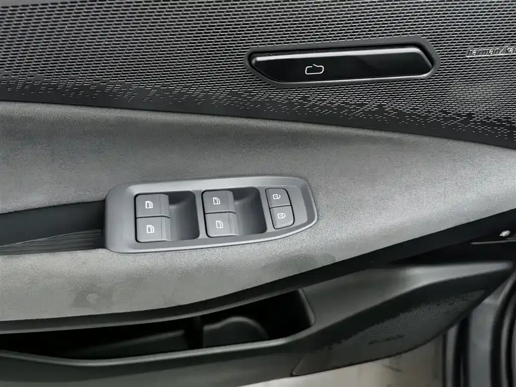 Lynk & Co 08 EM-P 2023 из CN, фото 9