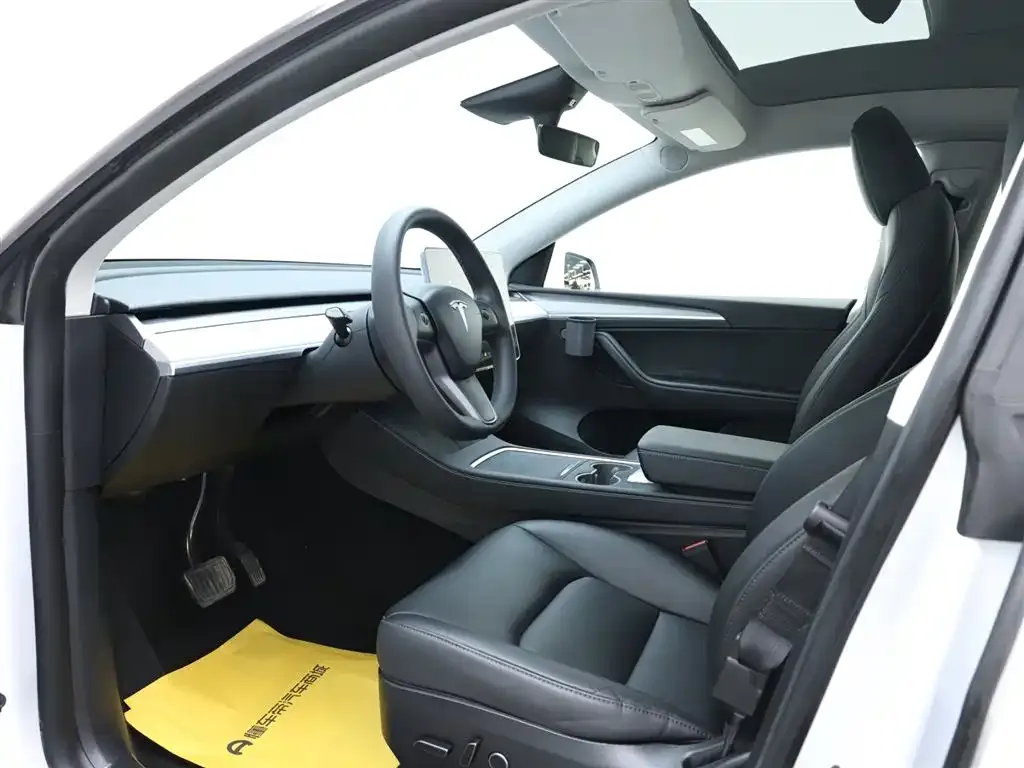 Tesla Model Y 2023 из CN, фото 10