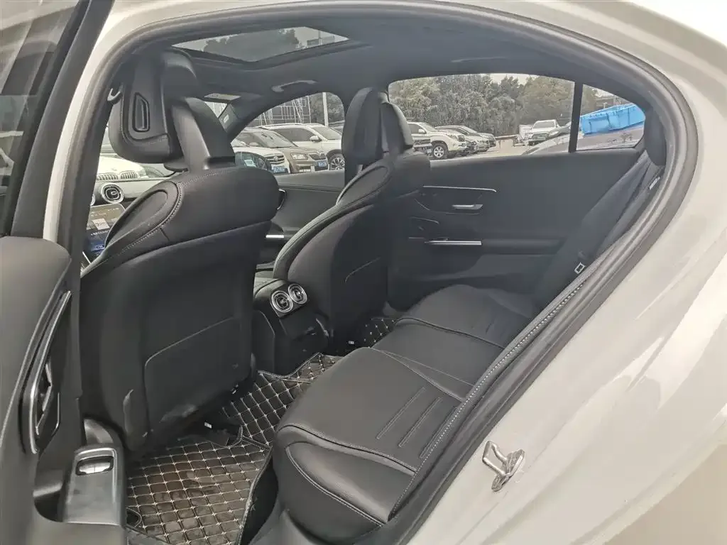 Mercedes-Benz C-Class 2023 из CN, фото 9
