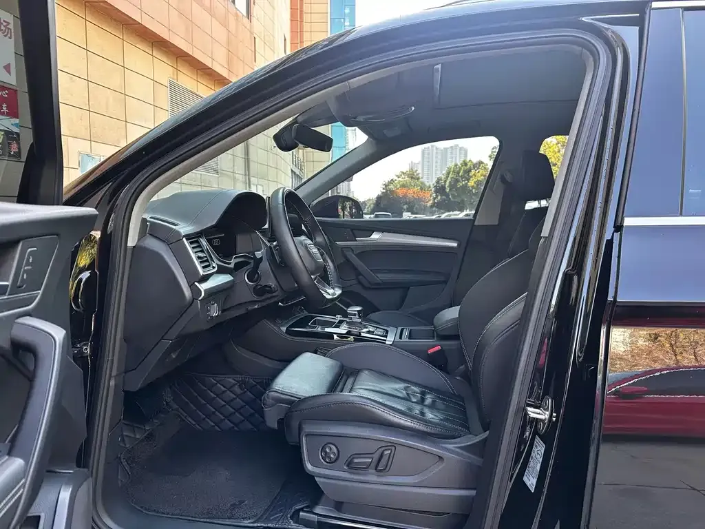 Audi Q5L 2022 из CN, фото 4