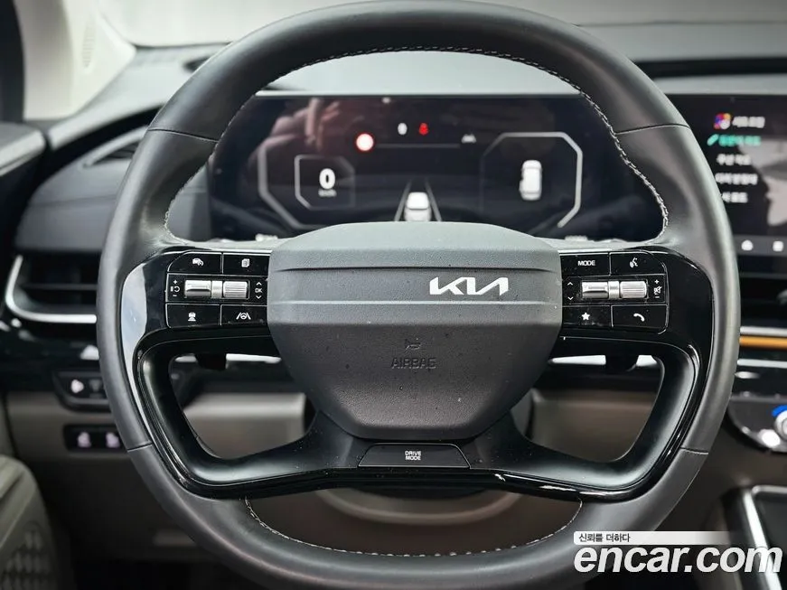 Kia Carnival — фото 10
