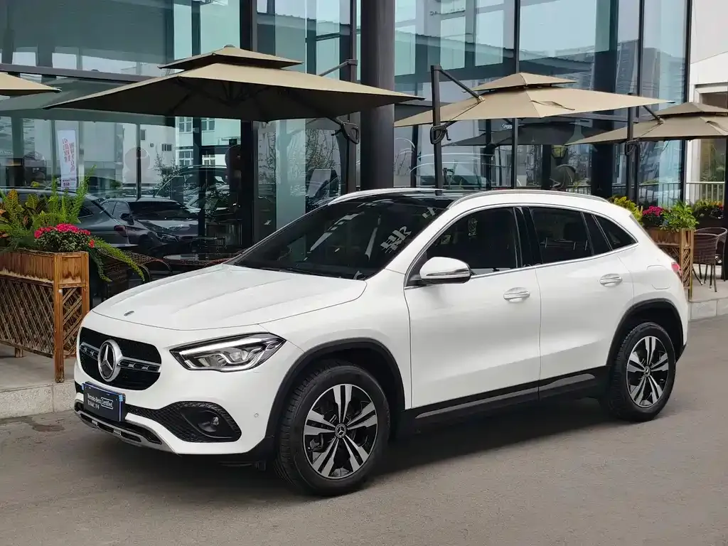 Mercedes-Benz GLA — фото 1