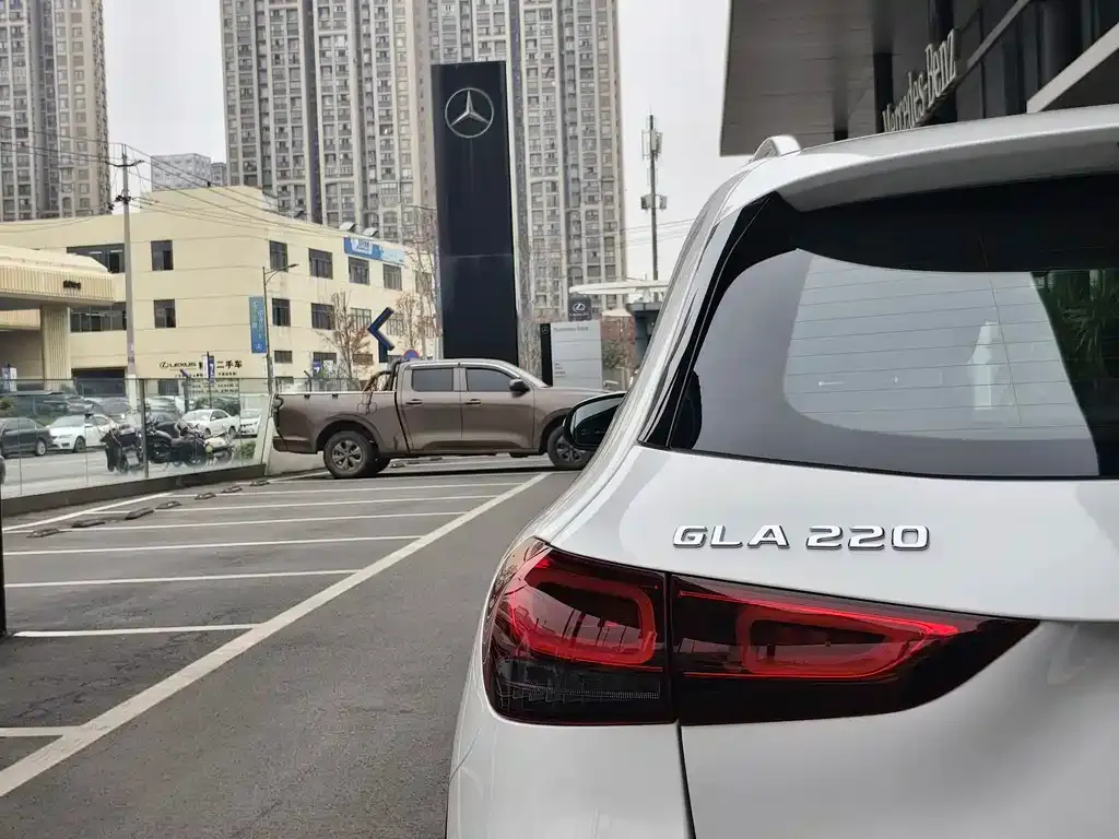 Mercedes-Benz GLA — фото 8