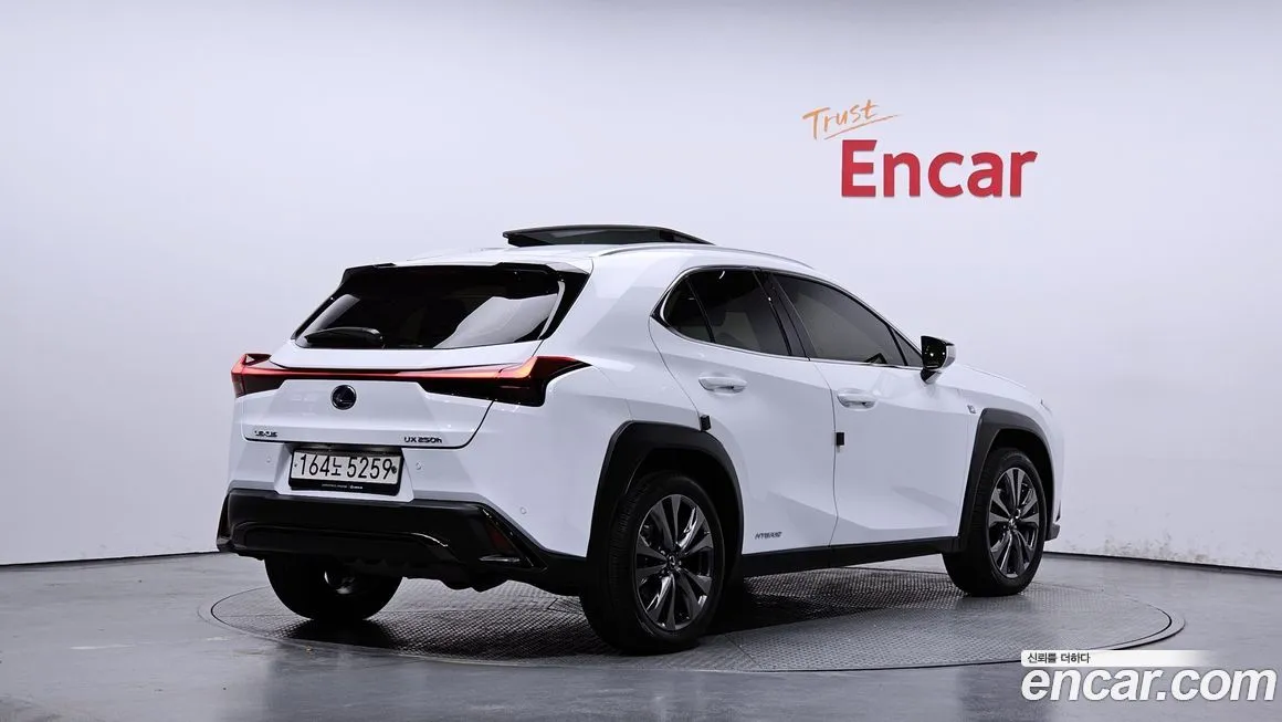 Lexus UX 2022 из KR, фото 2