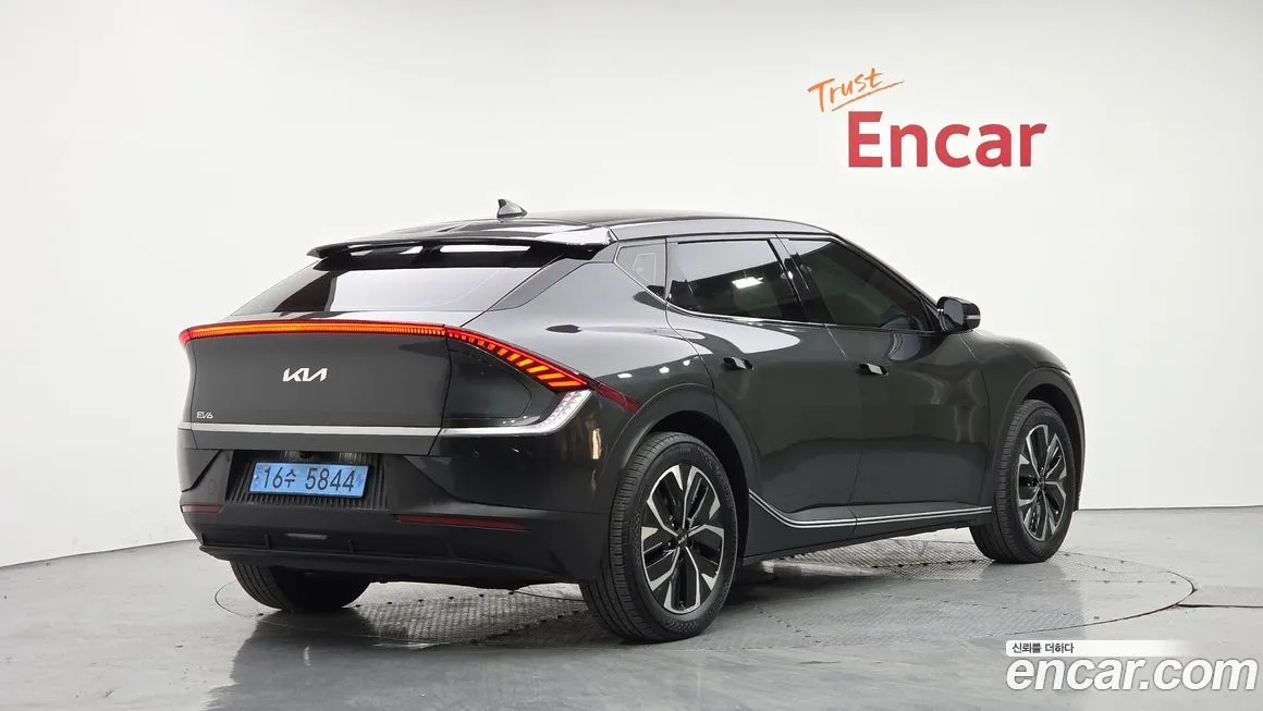 Kia EV6 — фото 2