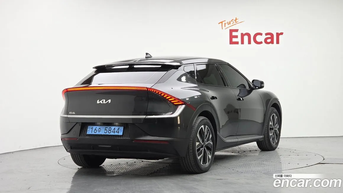 Kia EV6 — фото 4