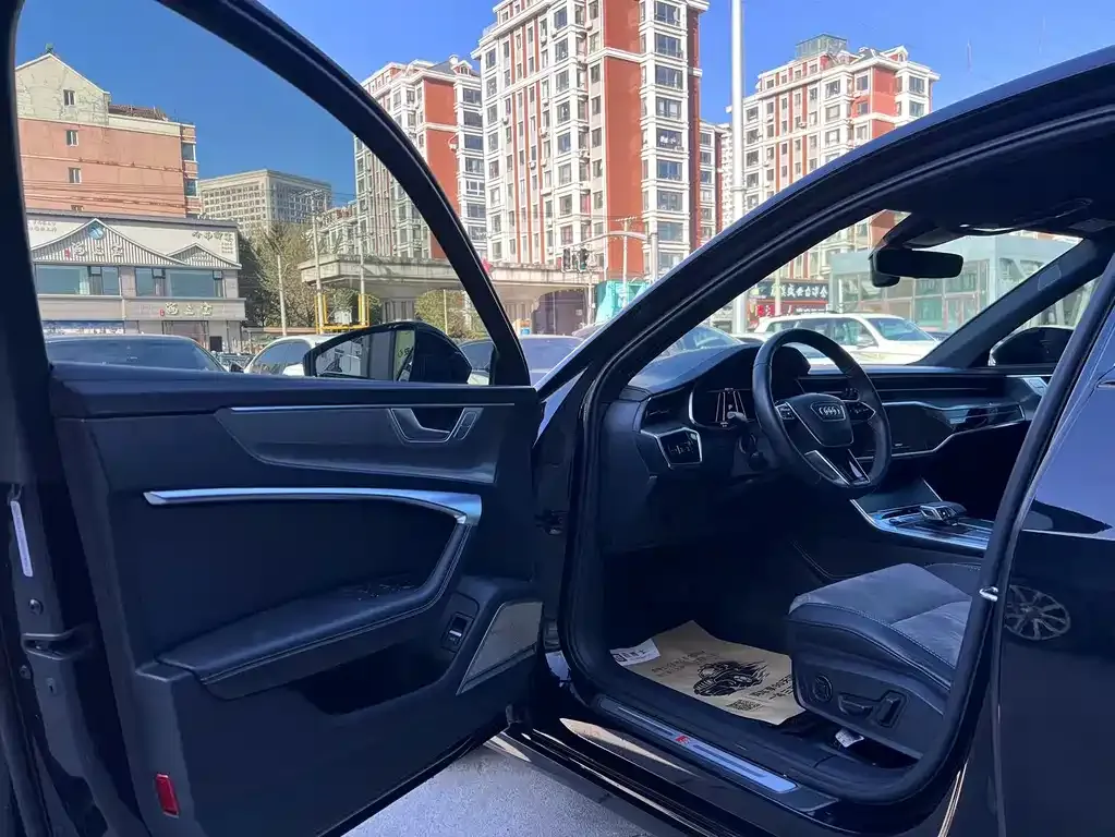 Audi A6L 2023 из CN, фото 8