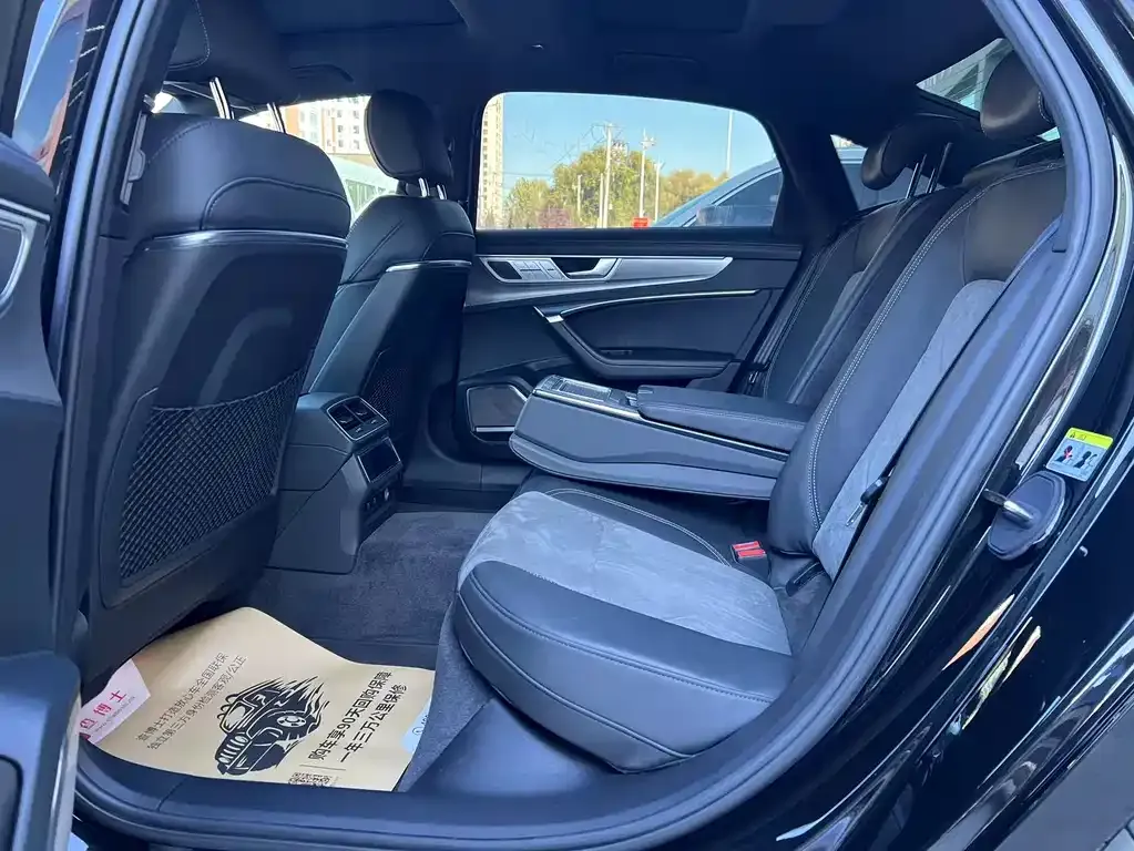 Audi A6L 2023 из CN, фото 9