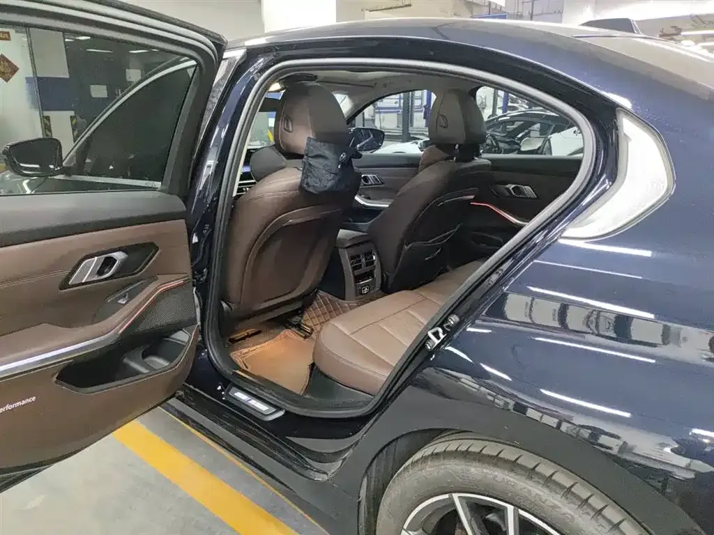 BMW 3 Series 2023 из CN, фото 6