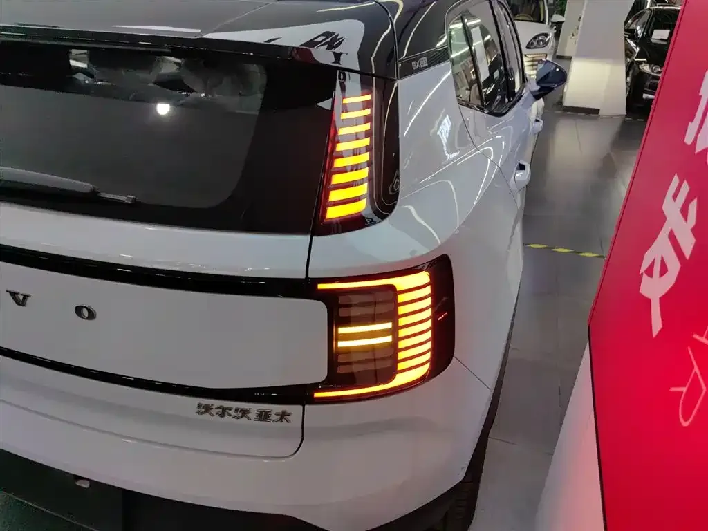 Volvo EX30 2025 из CN, фото 8