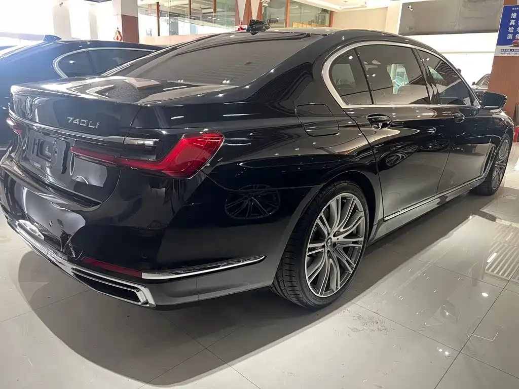 BMW 7 Series 2022 из CN, фото 9