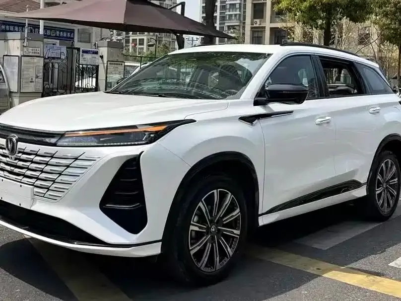 Changan CS75PLUS — фото 1