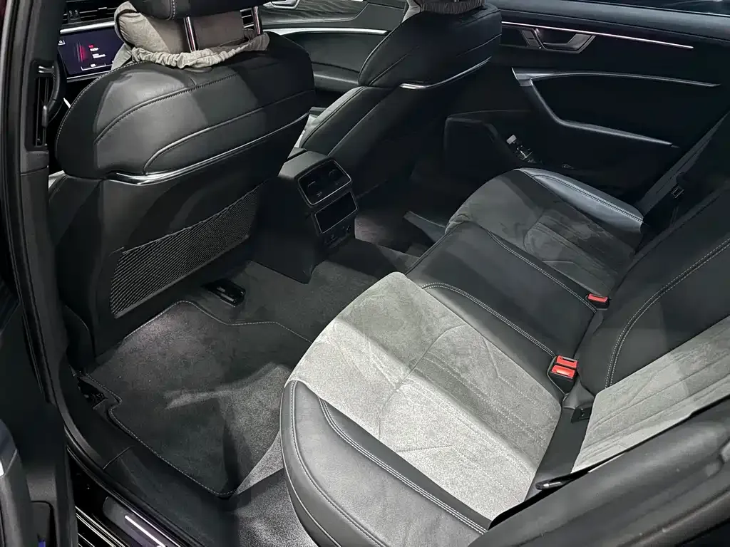 Audi A6L 2024 из CN, фото 5