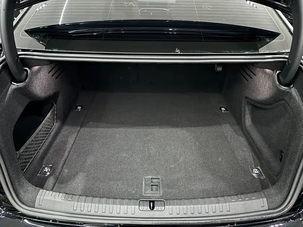 Audi A6L 2024 из CN, фото 6