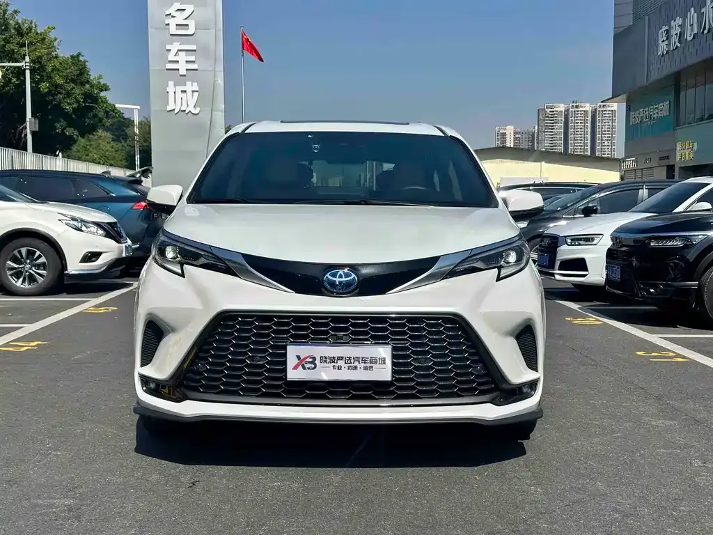 Toyota Granvia 2024 из CN, фото 2