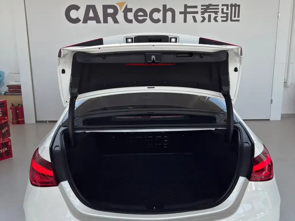 Mercedes-Benz C-Class 2023 из CN, фото 9