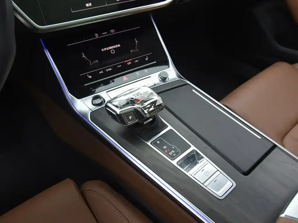 Audi A6L 2023 из CN, фото 10