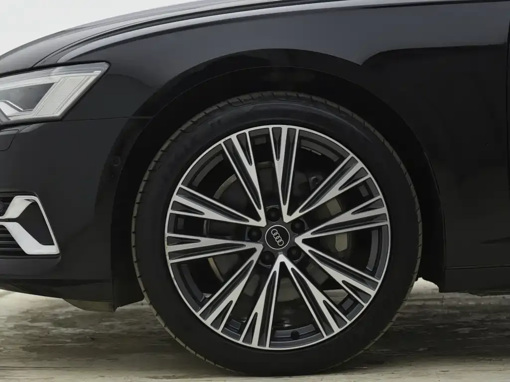 Audi A6L 2023 из CN, фото 5