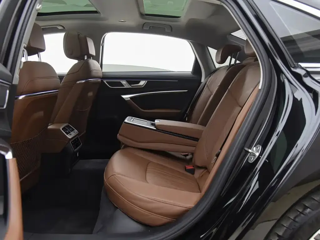Audi A6L 2023 из CN, фото 9