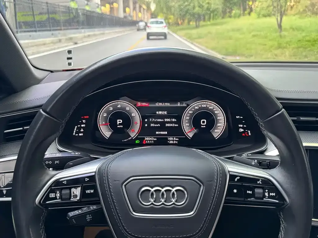 Audi A6L 2024 из CN, фото 10