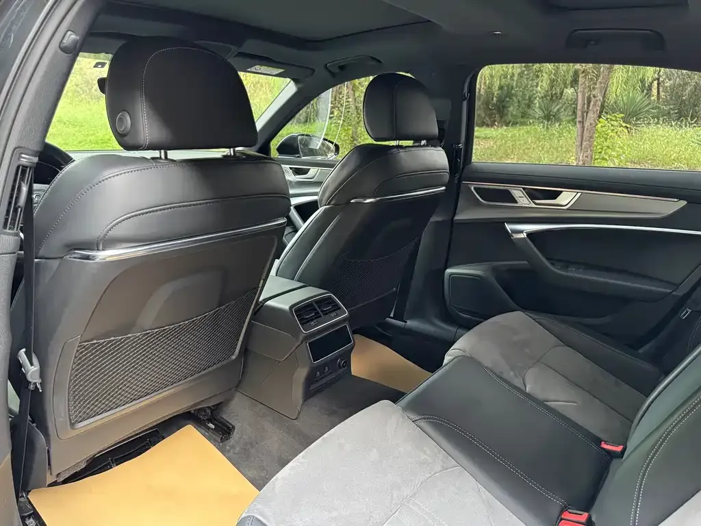 Audi A6L 2024 из CN, фото 8