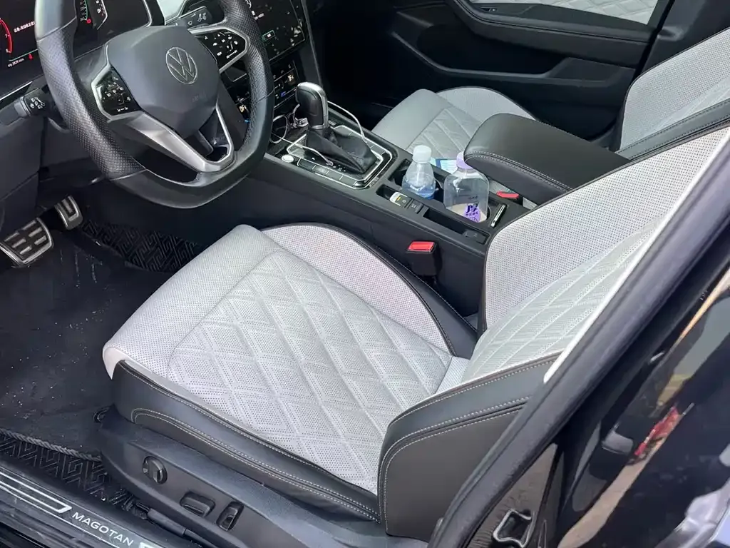 Volkswagen Magotan 2023 из CN, фото 6