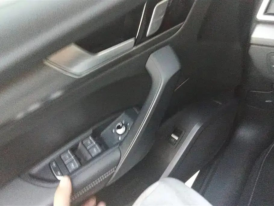 Audi Q5L 2024 из CN, фото 7