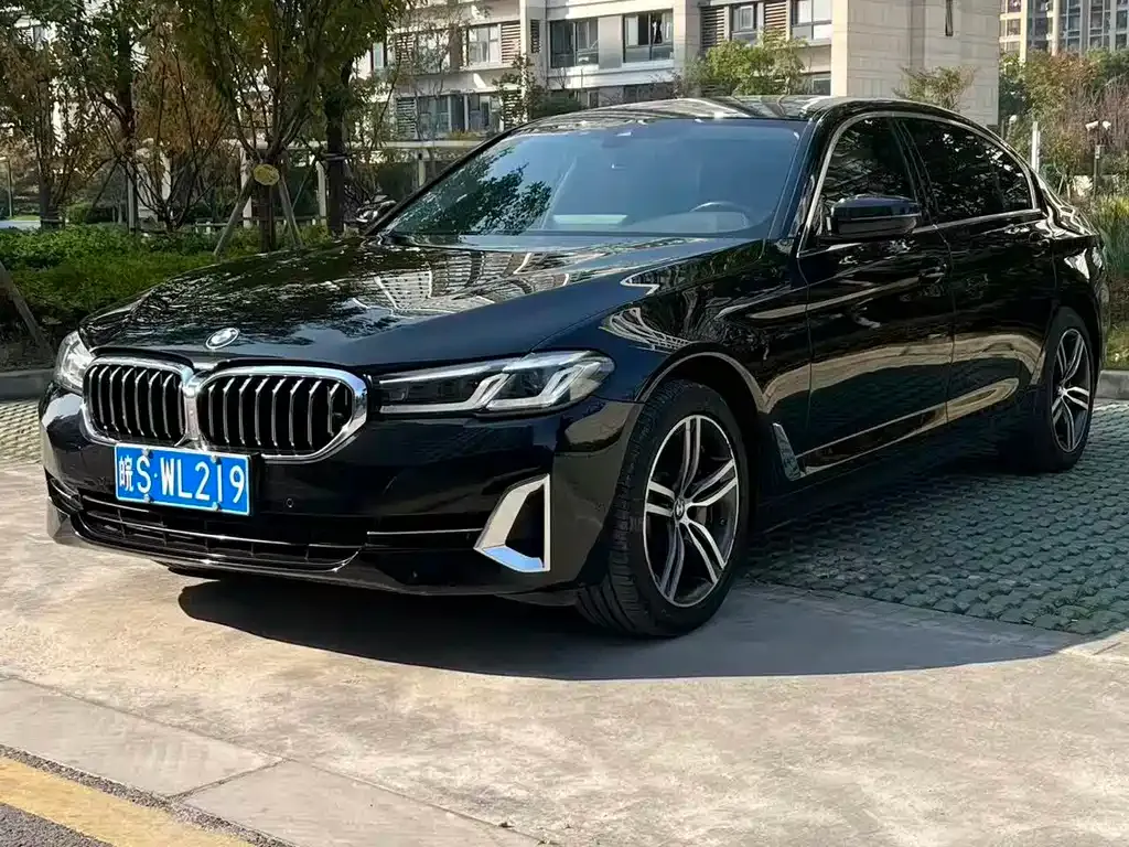 BMW 5 Series — фото 1