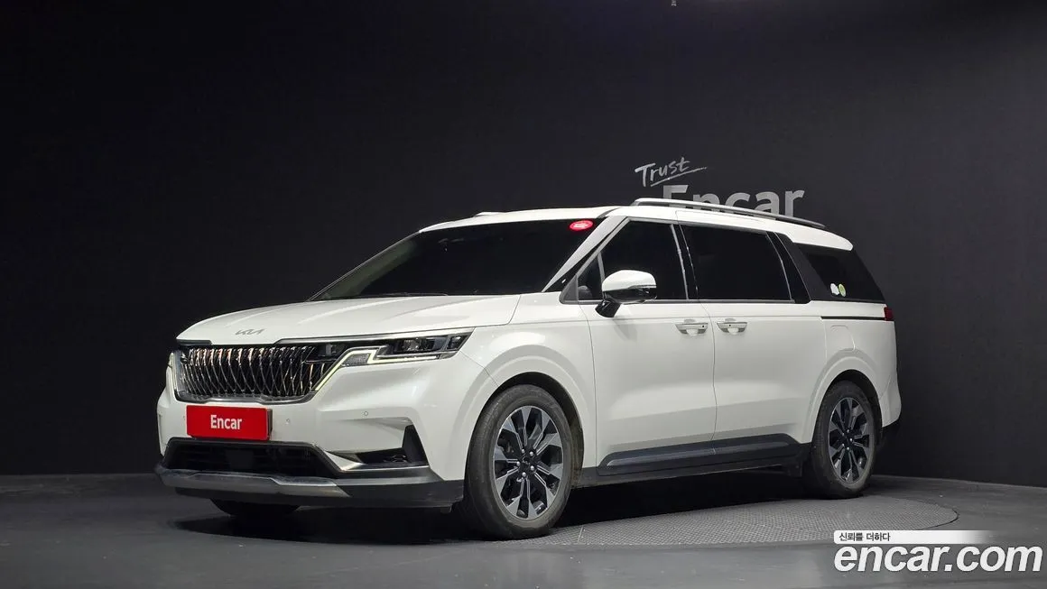 Kia Carnival — фото 1