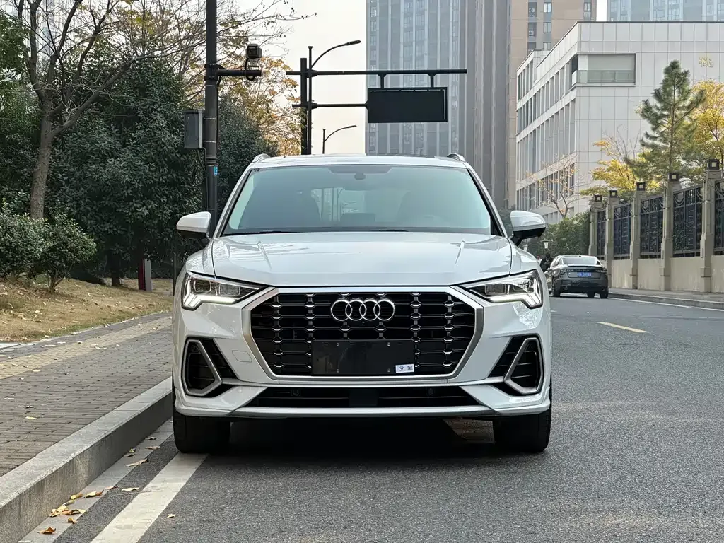 Audi Q3 2021 из CN, фото 2