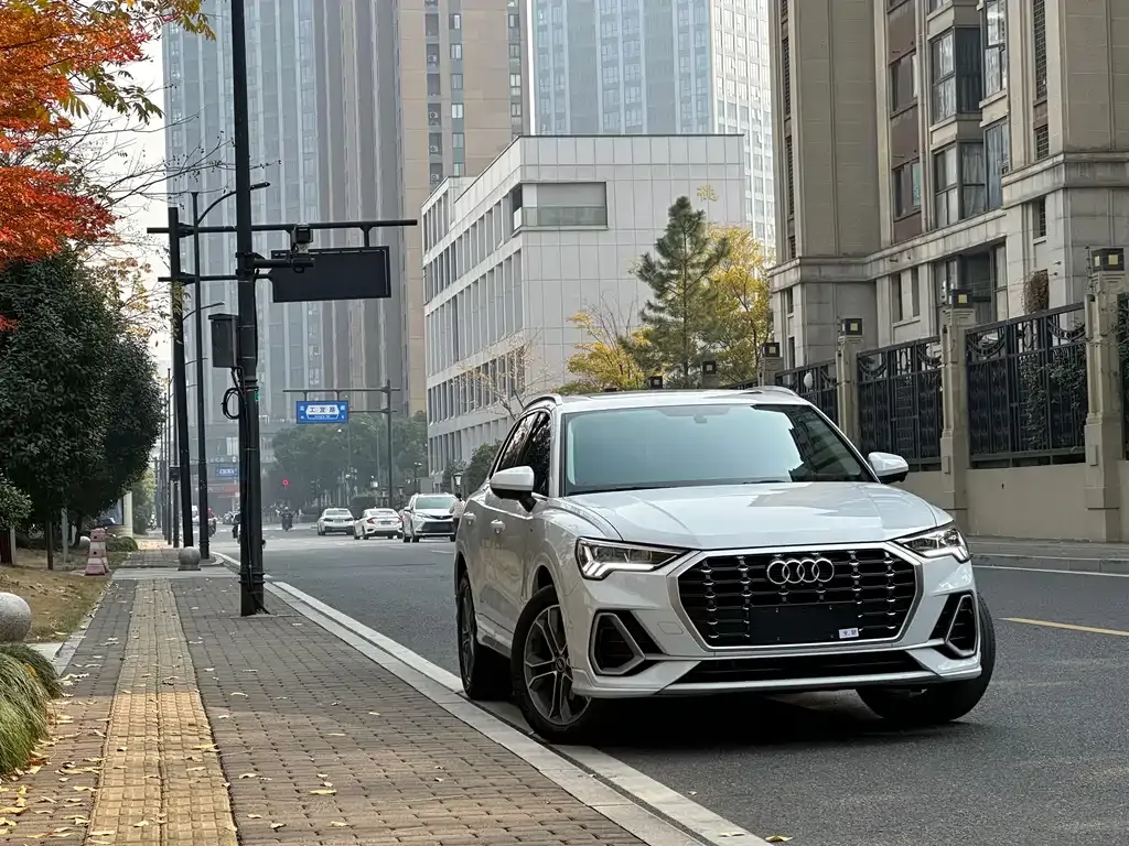 Audi Q3 2021 из CN, фото 3