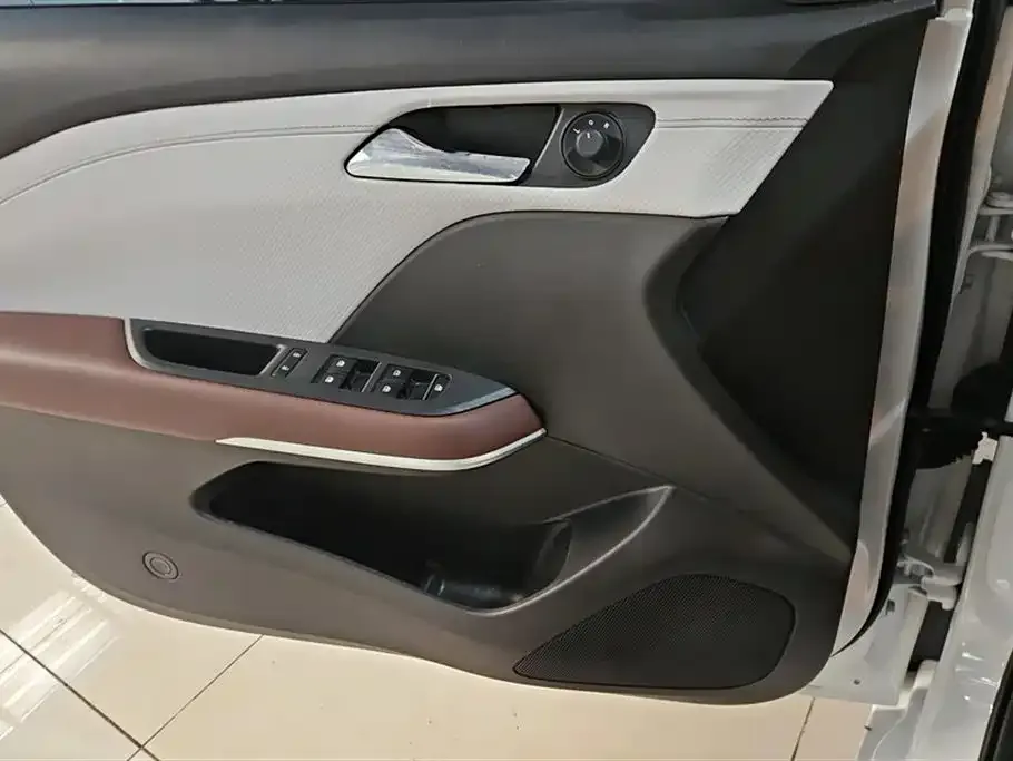 Chevrolet Monza 2023 из CN, фото 7