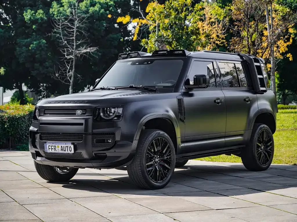 Land Rover Defender — фото 1