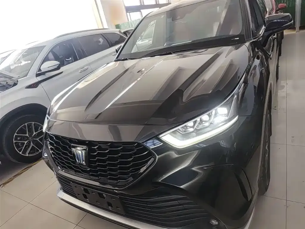 Toyota Crown Kluger 2024 из CN, фото 3