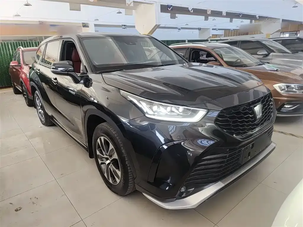 Toyota Crown Kluger 2024 из CN, фото 4