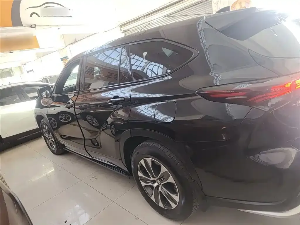 Toyota Crown Kluger 2024 из CN, фото 5