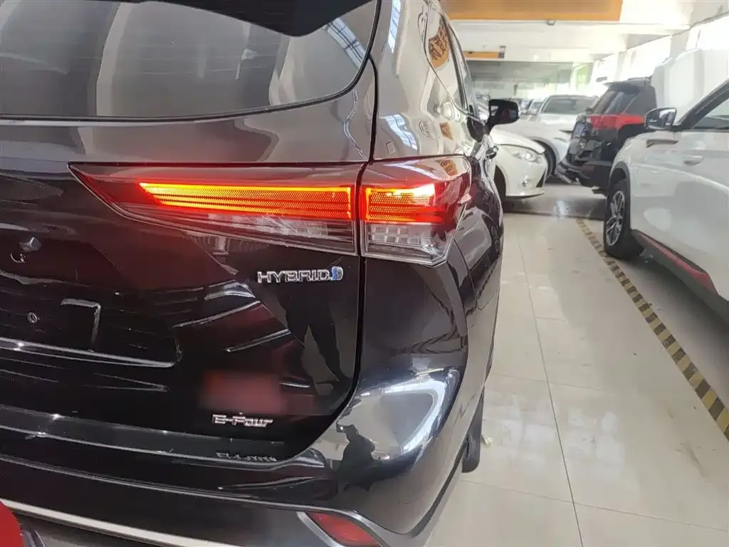 Toyota Crown Kluger 2024 из CN, фото 8