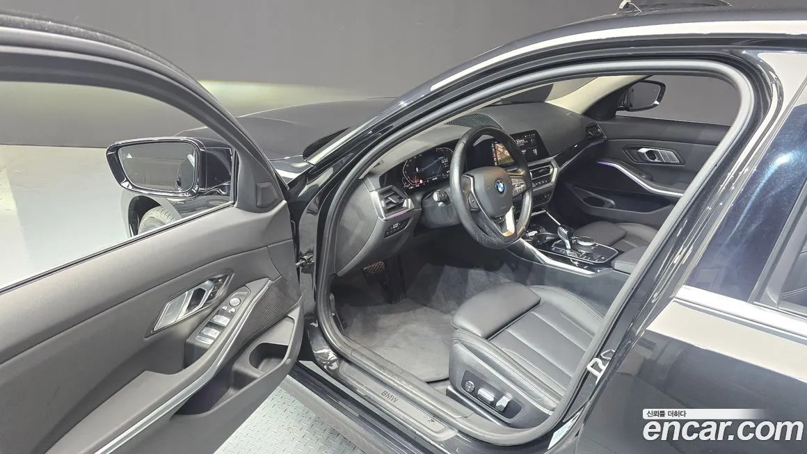 BMW 3-Series 2022 из KR, фото 10