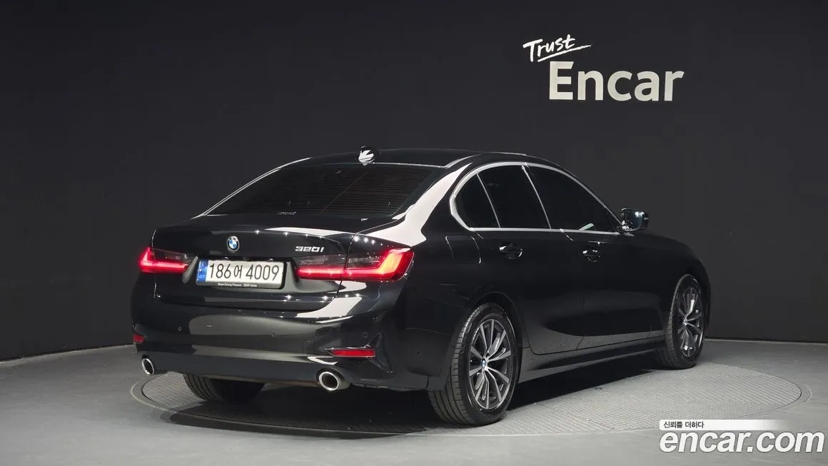 BMW 3-Series 2022 из KR, фото 2