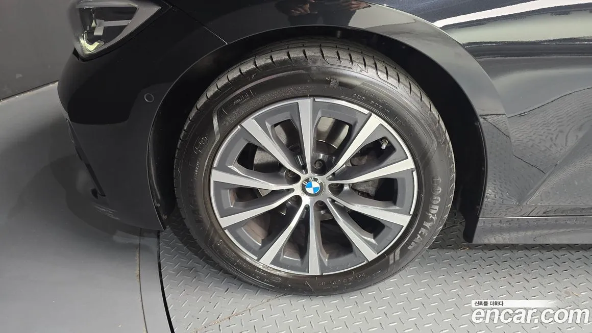 BMW 3-Series 2022 из KR, фото 5