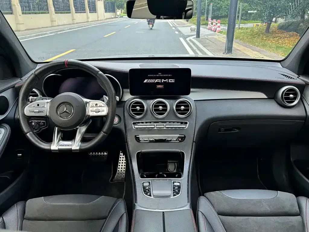 Mercedes-Benz GLC AMG — фото 6