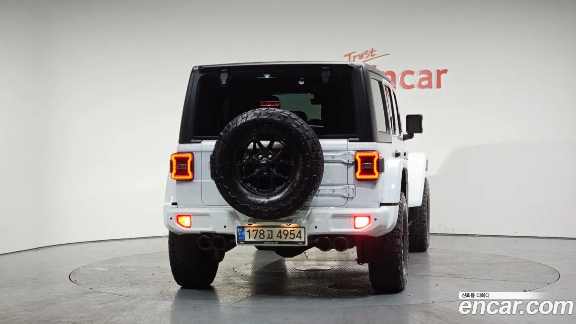 Jeep Wrangler — фото 4