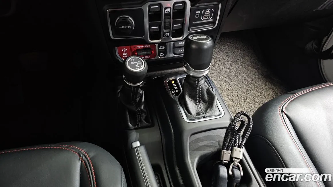 Jeep Wrangler — фото 9