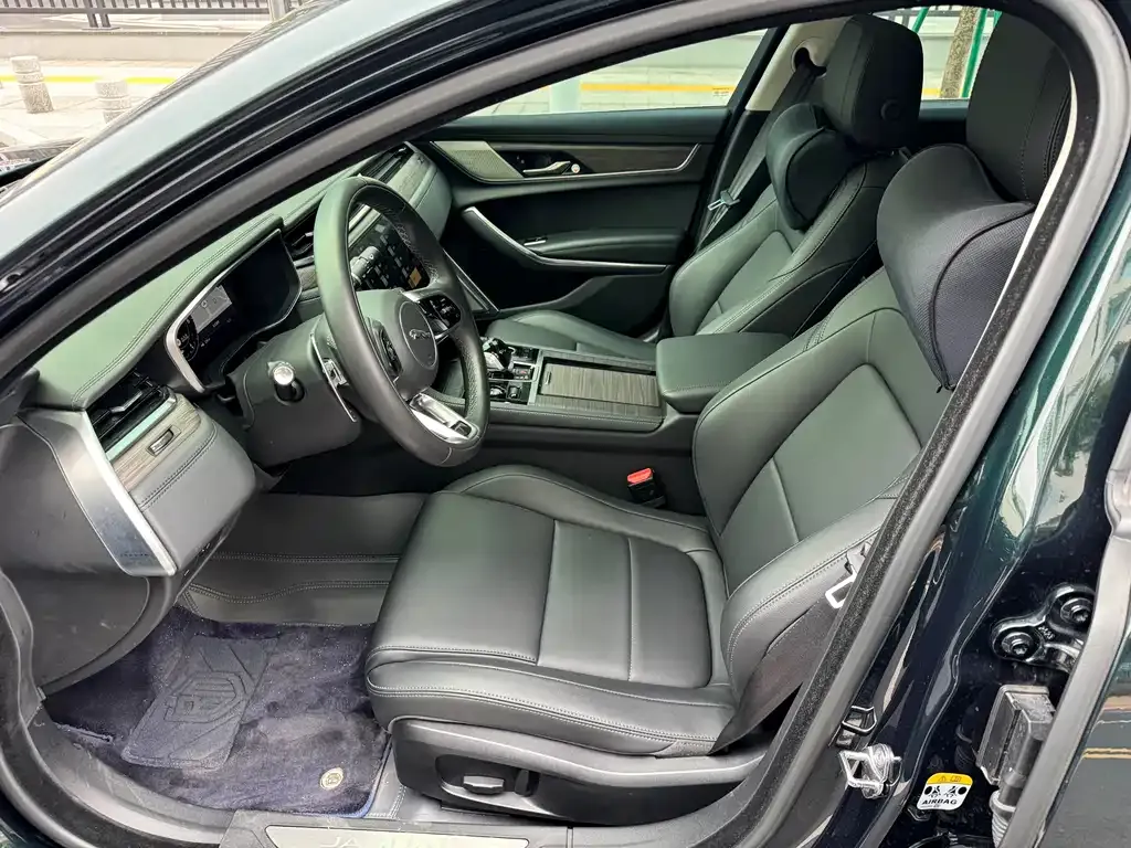 Jaguar XFL 2024 из CN, фото 8