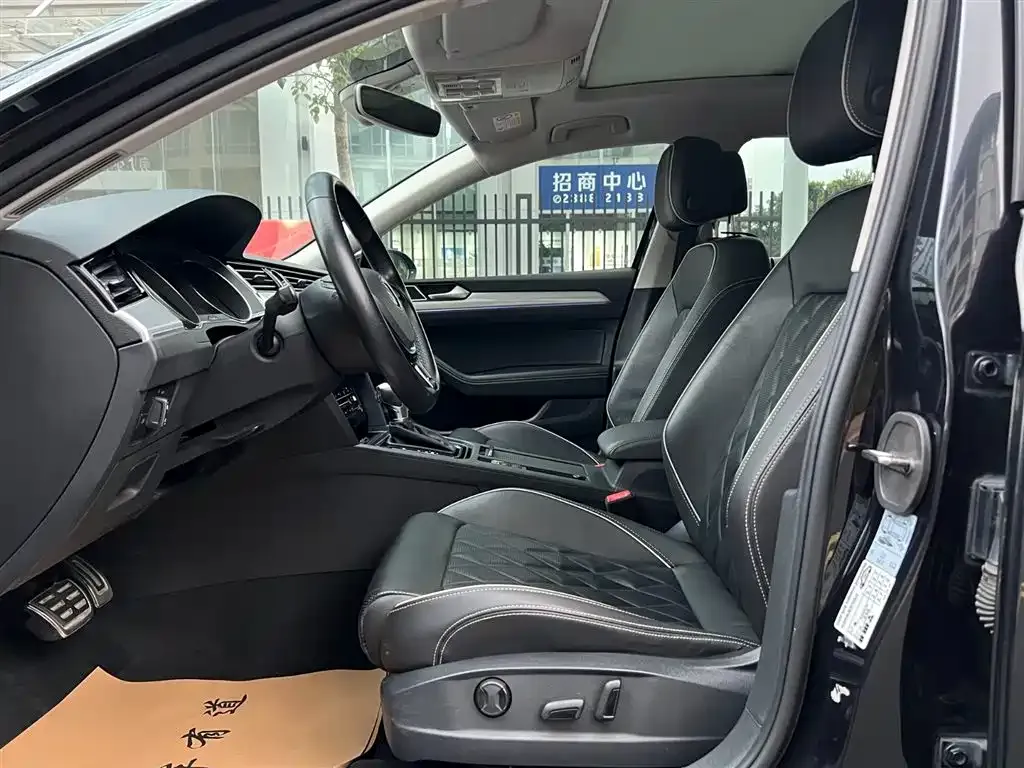 Volkswagen Magotan GTE PHEV 2021 из CN, фото 3