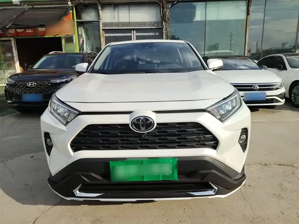 Toyota RAV4 2023 из CN, фото 3