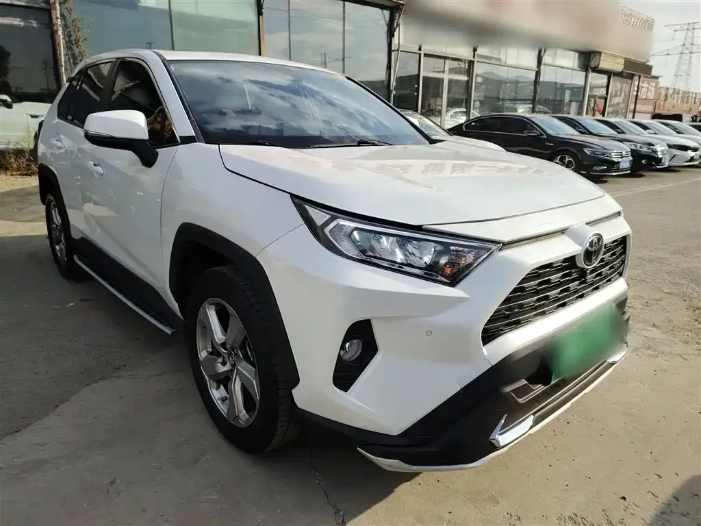 Toyota RAV4 2023 из CN, фото 4